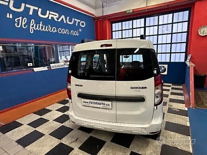 Usata Dacia Dokker Lauréate 90 CV (66 kW) 2017 Bianco Monovolume