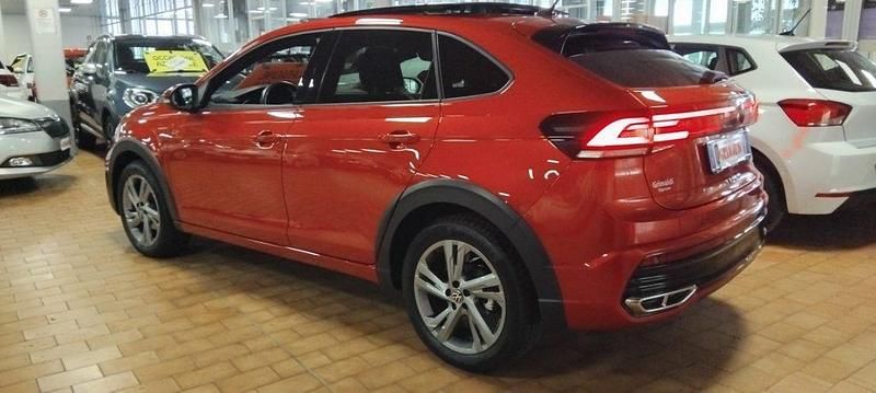 Usata VW Taigo R-line 116 CV (85 kW) 2024 Kings red / metallizzato SUV