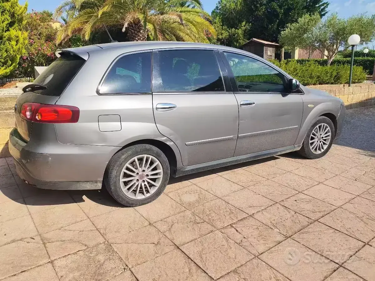 Usata Fiat Croma 120 CV (88 kW) 2010 Grigio Station wagon