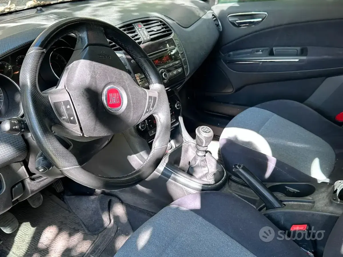 Usata Fiat Bravo 105 CV (77 kW) 2012 Grigio Utilitaria
