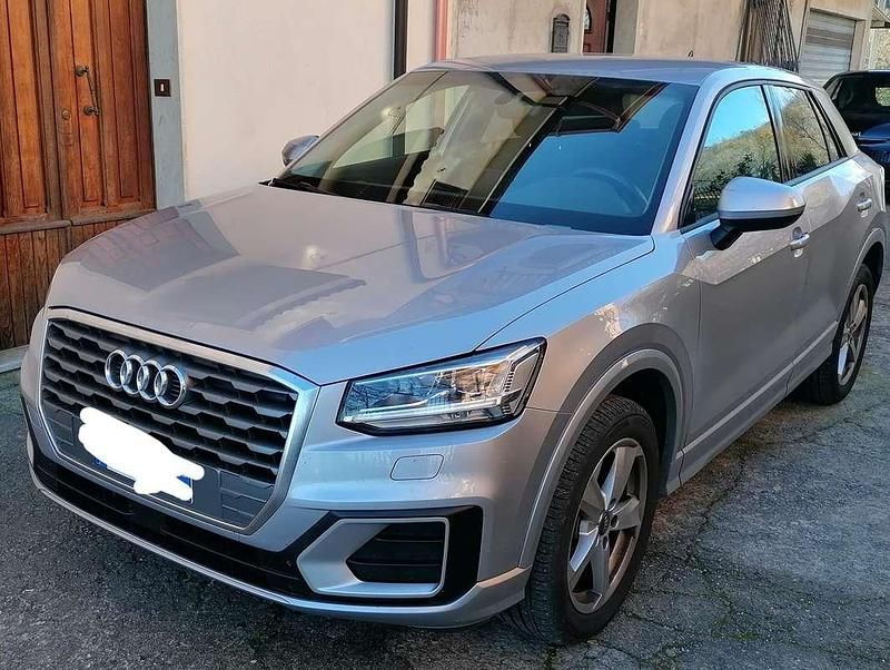 Usata Audi Q2 Admired 116 CV (85 kW) 2020 Argento SUV