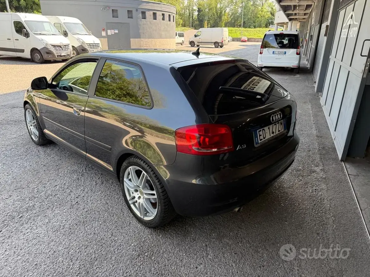Usata Audi A3 Ambition 140 CV (102 kW) 2010 Grigio Utilitaria