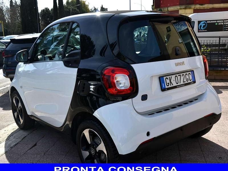 Usata Smart ForTwo Coupé Passion 41 kW (56 CV) 2022 Bianco Utilitaria