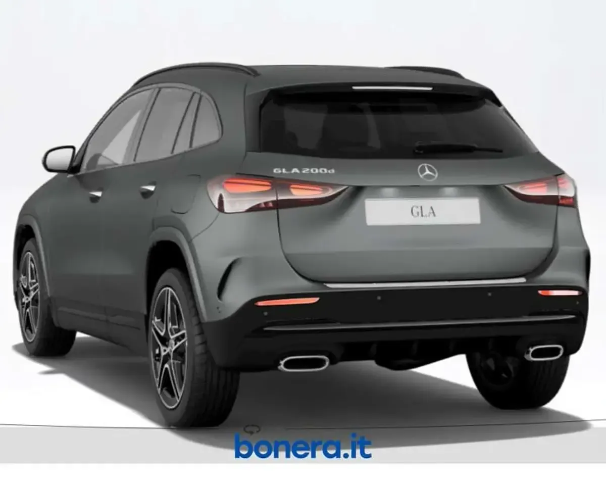 Nuova Mercedes GLA200 AMG line 150 CV (110 kW) 2026 Grigio montagna magno manufakt SUV
