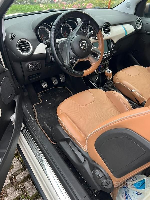 Usata Opel Adam 116 CV (85 kW) 2016 Bianco Utilitaria