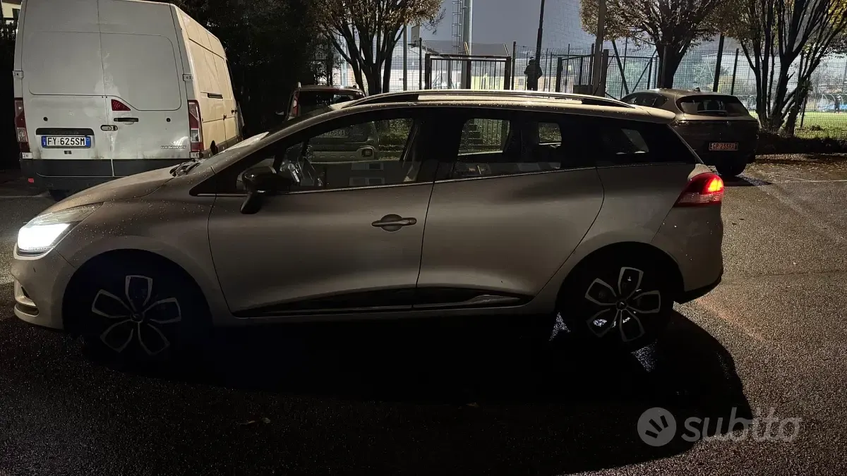Usata Renault Clio Zen 90 CV (66 kW) 2019 Grigio Station wagon