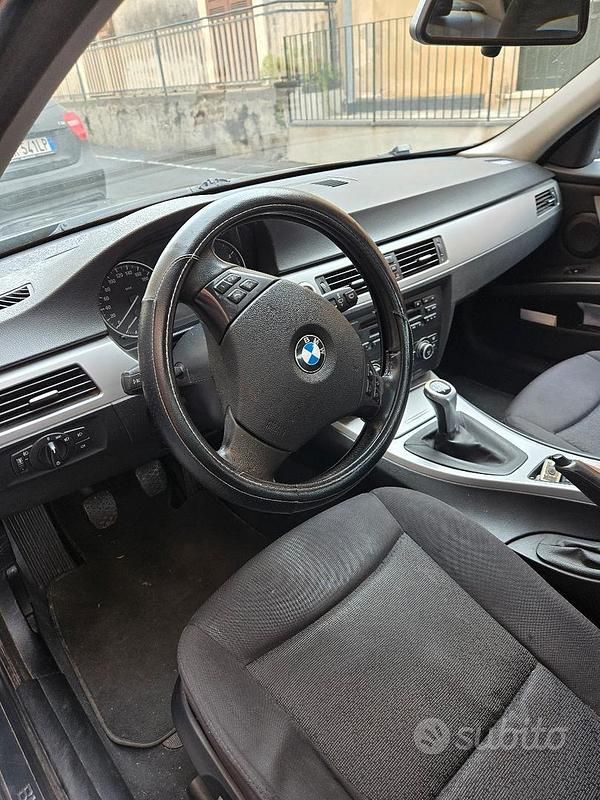 Usata BMW 320 2009 Grigio Berlina