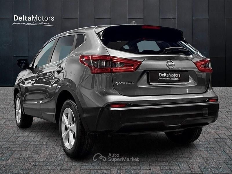 Usata Nissan Qashqai 110 CV (80 kW) 2018 Grigio metallizzato SUV