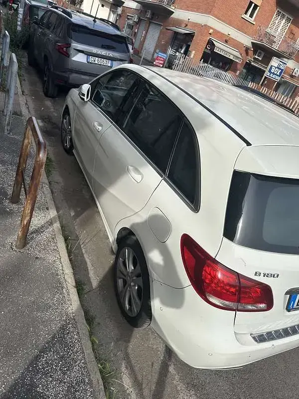 Usata Mercedes B180 109 CV (80 kW) 2015 Utilitaria