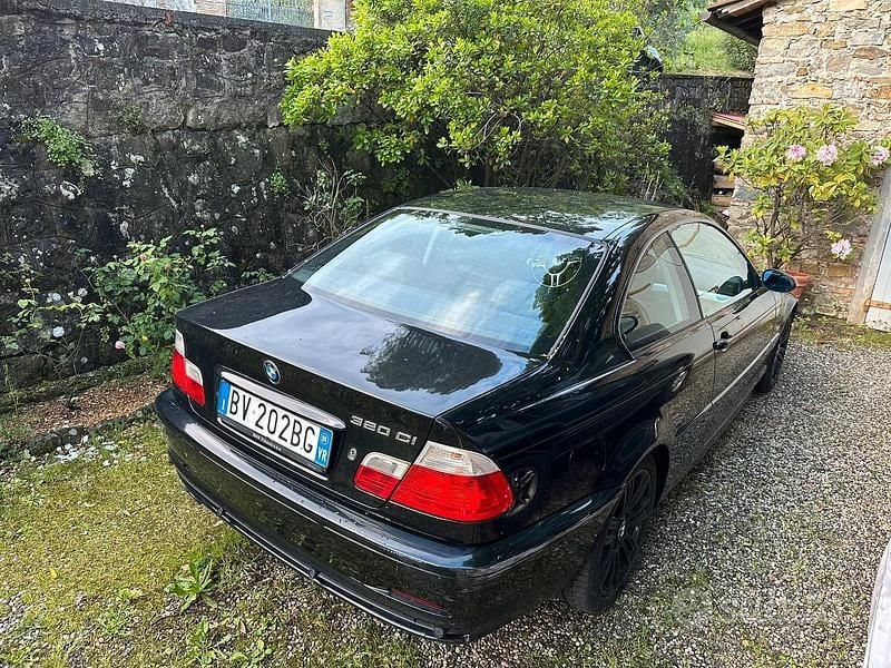 Begagnad BMW 320 Efficient Dynamics 170 HK (125 kW) 2001 Svart Sportkupé