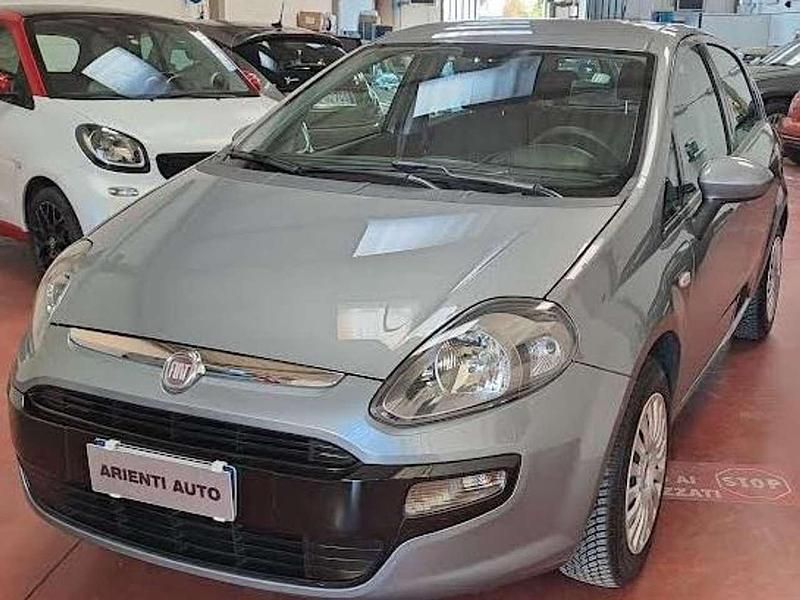 Usata Fiat Grande Punto 69 CV (50 kW) 2011 Argento metallizzato Utilitaria