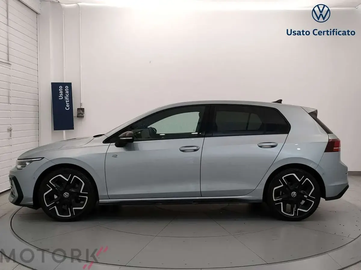 Nuova VW Golf VIII R-line Plus 150 CV (110 kW) 2026 Argento Berlina