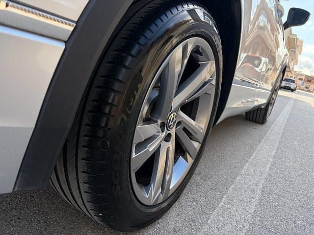 Usata VW Tiguan R-line 150 CV (110 kW) 2022 Argento SUV