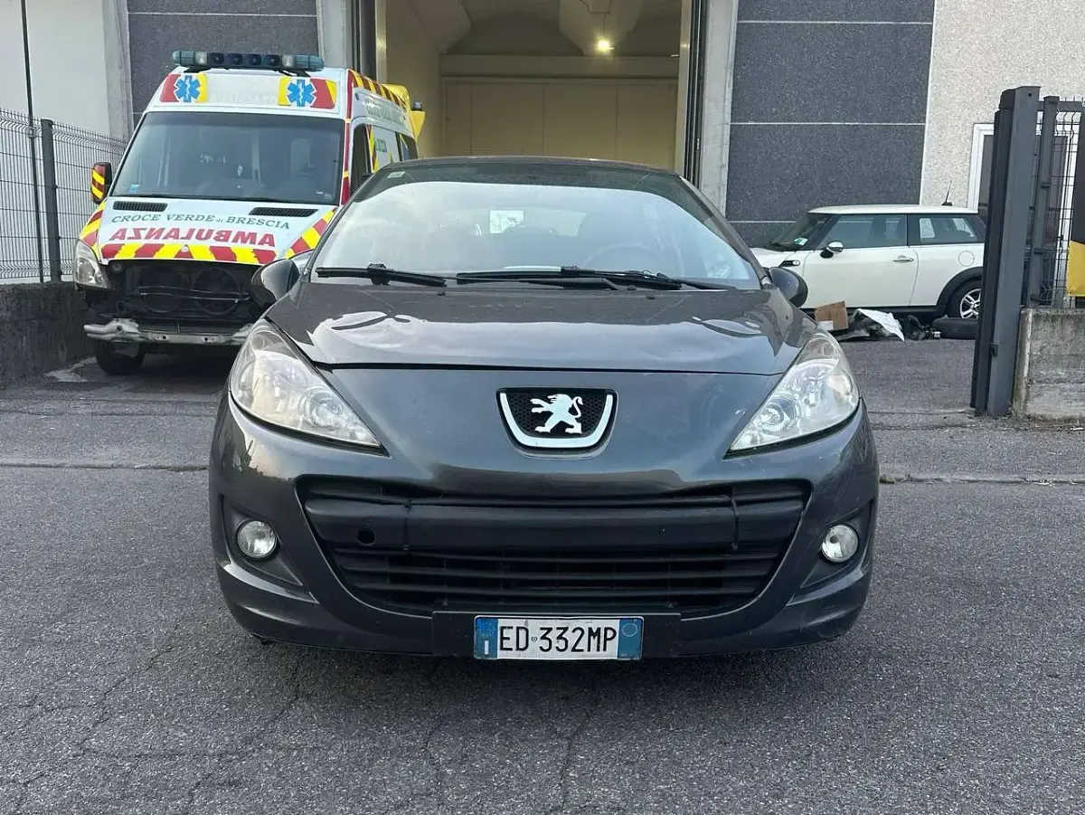 Usata Peugeot 207 Business-Line 68 CV (50 kW) 2010 Nero Berlina