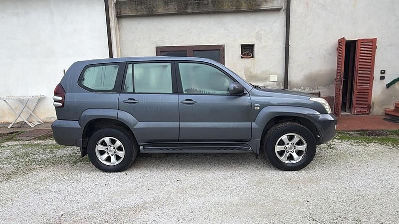 Usata Toyota Land Cruiser 166 CV (122 kW) 2005 Gray SUV