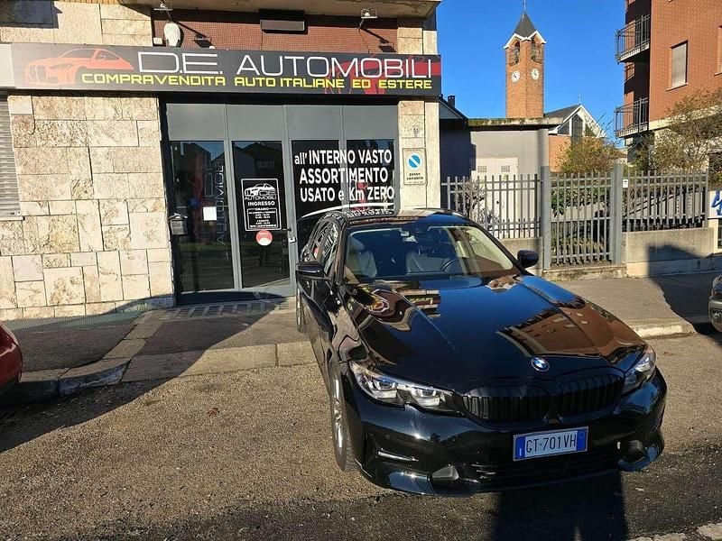Usata BMW 318 Sport Line 150 CV (110 kW) 2022 Schwarz 2 Station wagon
