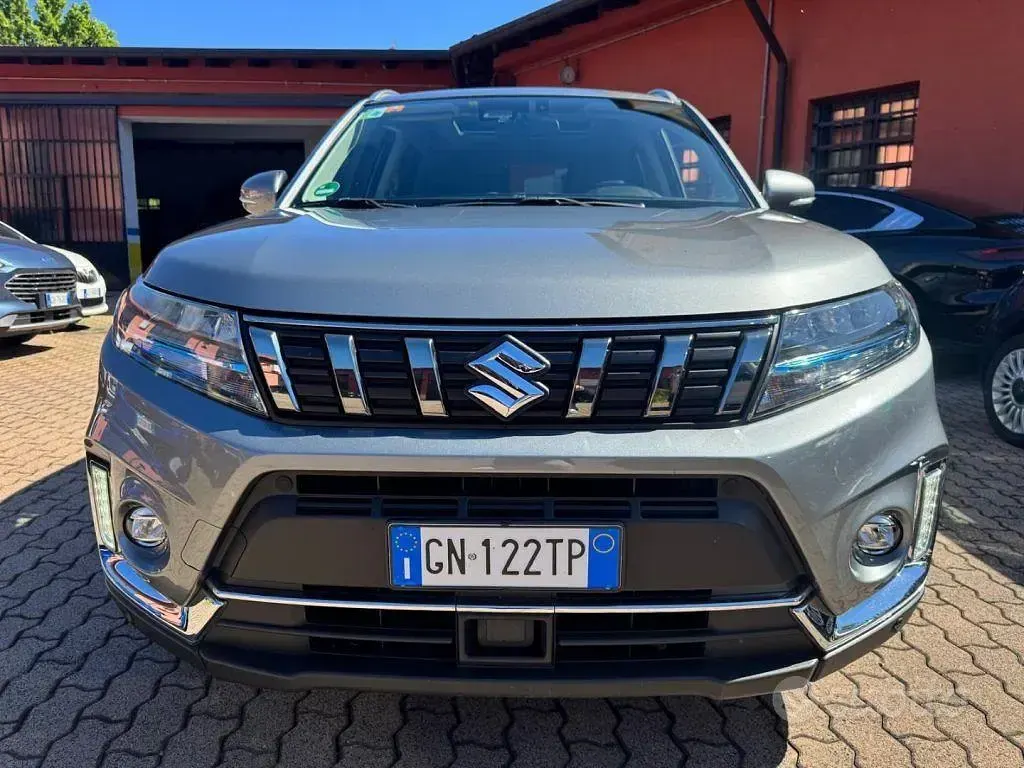Usata Suzuki Vitara 102 CV (75 kW) 2023 Grigio SUV