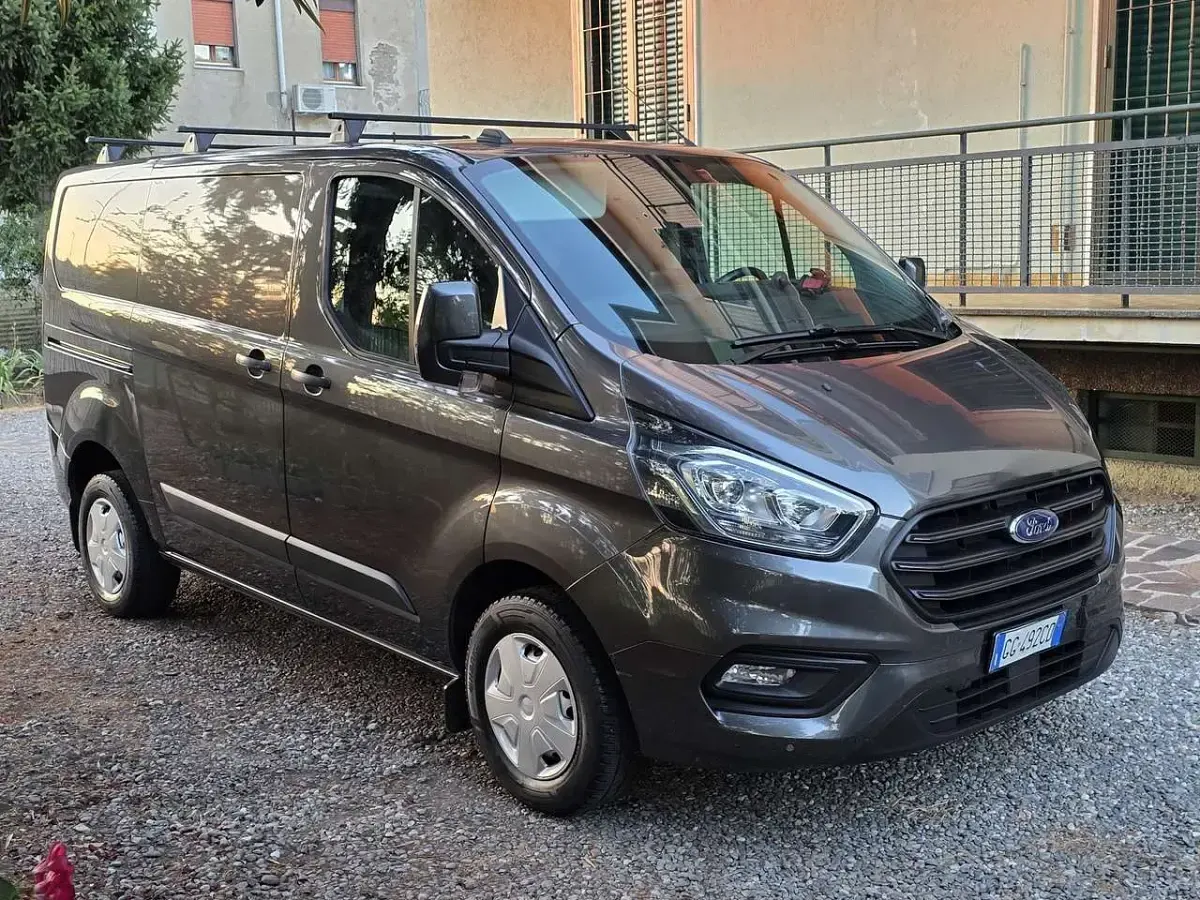Usata Ford Transit Custom Titanium 131 CV (96 kW) 2021 Grigio Furgone
