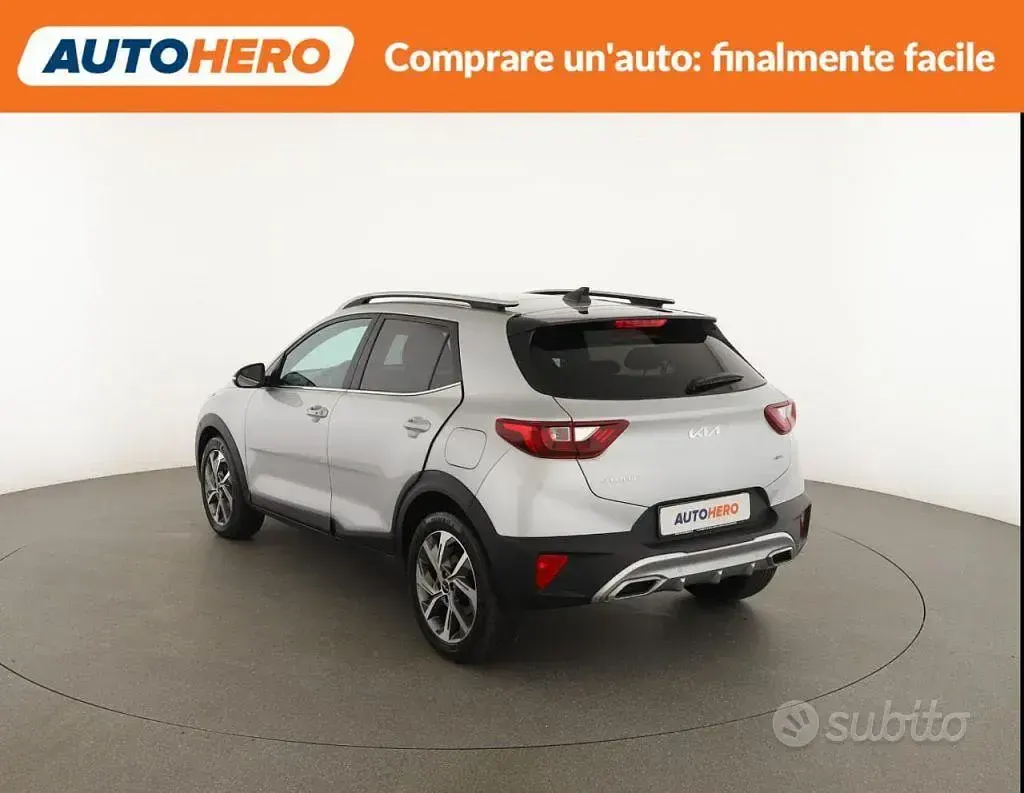 Usata Kia Stonic GT-Line 120 CV (88 kW) 2023 Grigio SUV