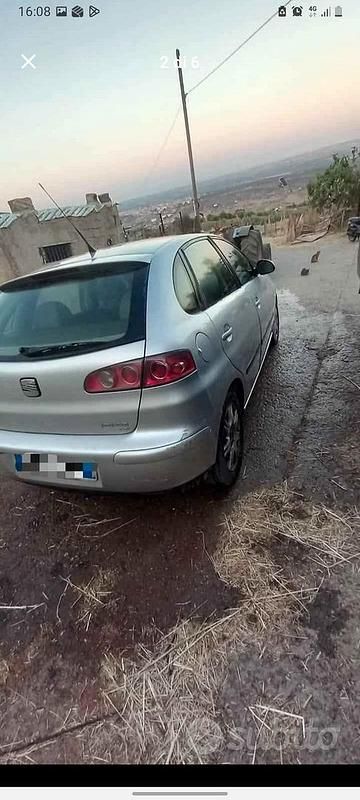 Usata Seat Ibiza 101 CV (74 kW) 2004 Grigio Berlina