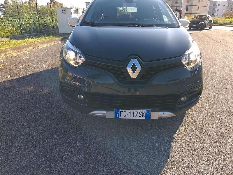 Usata Renault Captur 110 CV (80 kW) 2017 Blu/azzurro SUV