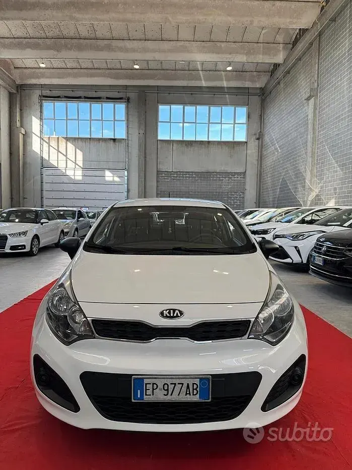 Usata Kia Rio LX 86 CV (63 kW) 2012 Berlina