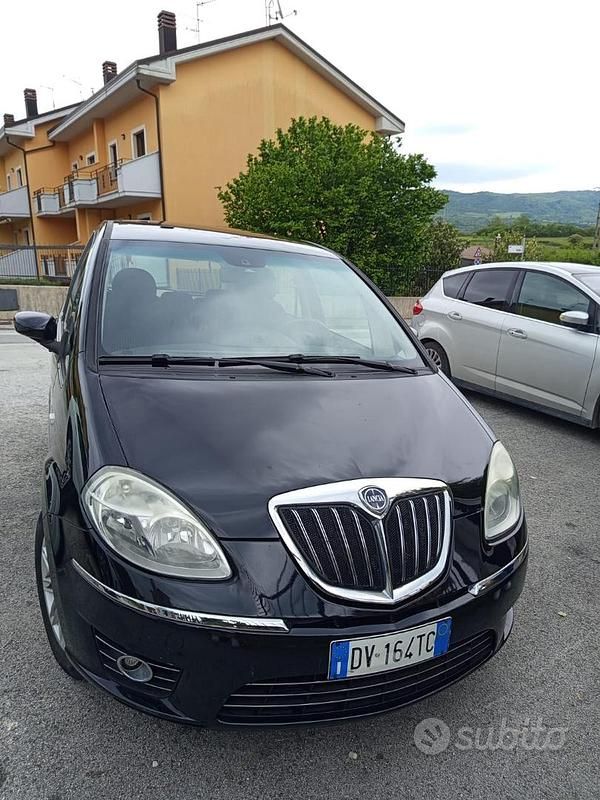 Nero Usata 2009 Lancia Musa Monovolume | 3500 € (Buon prezzo) - Immagine 1/4