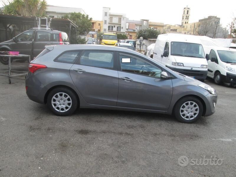 Usata Hyundai i30 Classic 110 CV (80 kW) 2013 Grigio Station wagon