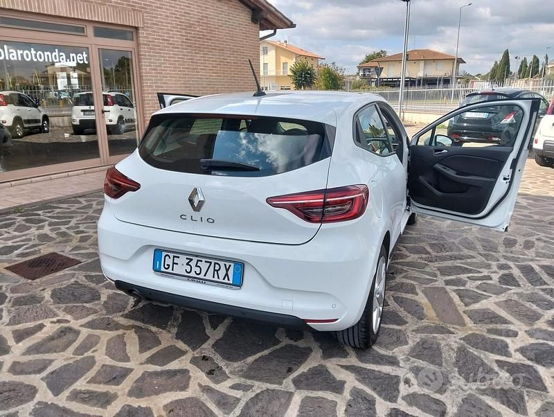Usata Renault Clio V Business 101 CV (74 kW) 2021 Bianco Berlina