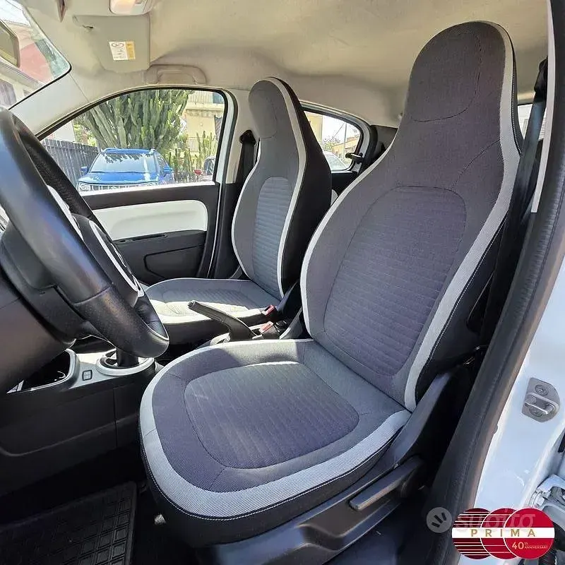 Usado Renault Twingo SE 65 CV (47 kW) 2021 Blanco Utilitario