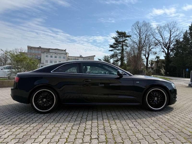 Usata Audi A5 S-Line 160 CV (117 kW) 2011 Mithos black Coupé