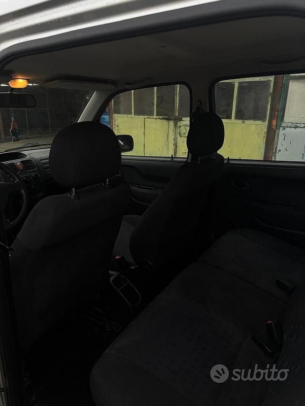 Usata Opel Agila 58 CV (42 kW) 2004 Grigio Monovolume