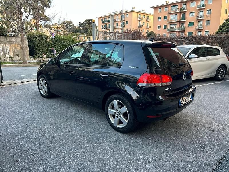 Usata VW Golf VI Comfortline 105 CV (77 kW) 2011 Nero Utilitaria