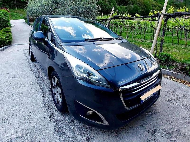 Usata Peugeot 5008 Allure 150 CV (110 kW) 2014 Grigio Monovolume