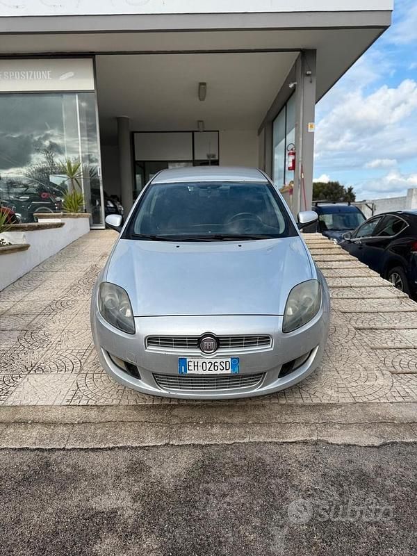 Usata Fiat Bravo 120 CV (88 kW) 2011 Giallo Utilitaria