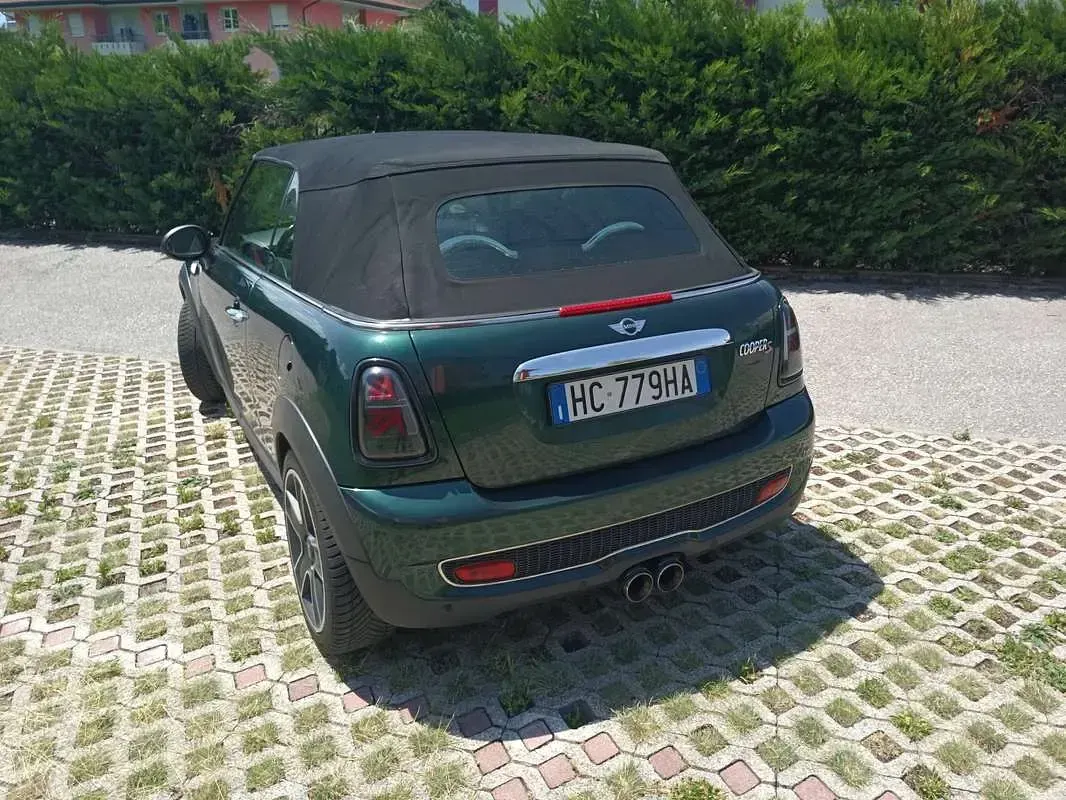 Usata Mini Cooper Cabriolet 184 CV (135 kW) 2010 Verde Cabrio