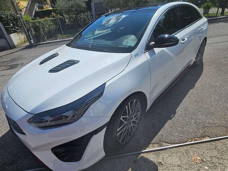 Usado Kia ProCeed 204 CV (150 kW) 2023 Blanco Utilitario