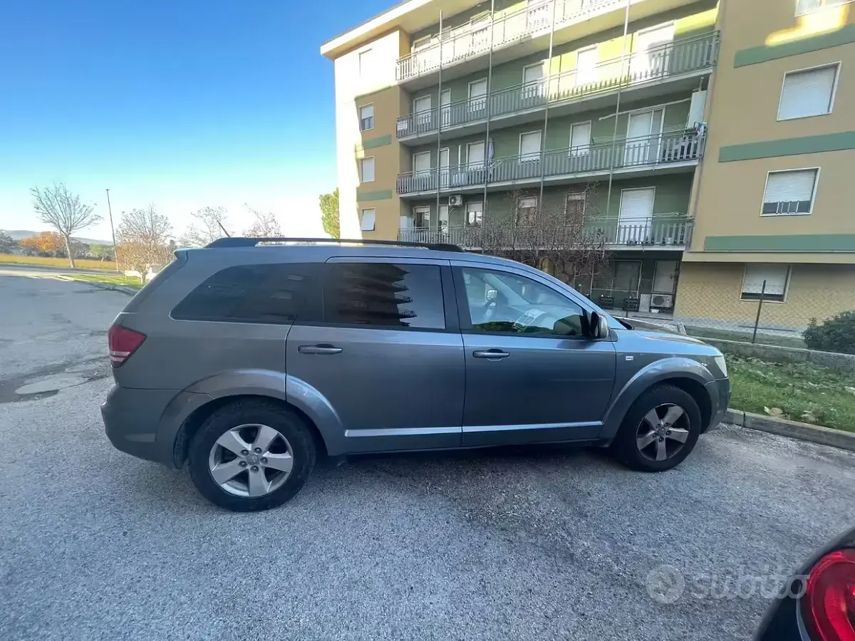 Usata Dodge Journey 140 CV (102 kW) 2009 SUV