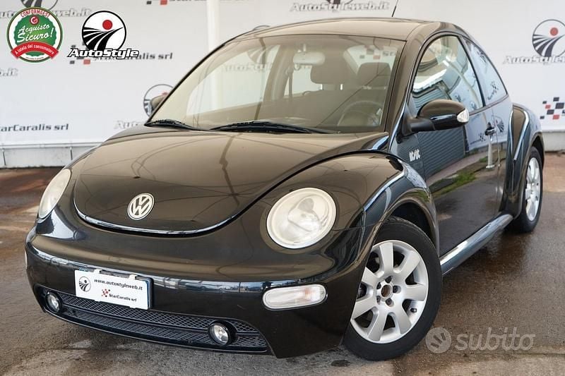 Usata VW New Beetle 100 CV (73 kW) 2006 Nero Utilitaria