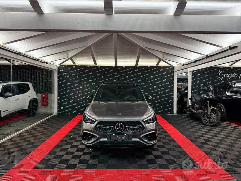 Usata Mercedes GLA200 Premium 150 CV (110 kW) 2024 Grigio SUV