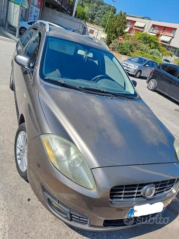 Beige Usata 2008 Fiat Croma Active Station wagon | 2000 € (Buon prezzo) - Immagine 1/4