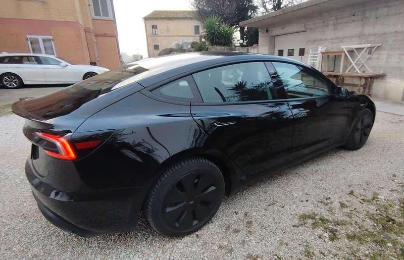 Usata Tesla Model 3 RWD 88 kW (120 CV) 2024 Nero Berlina
