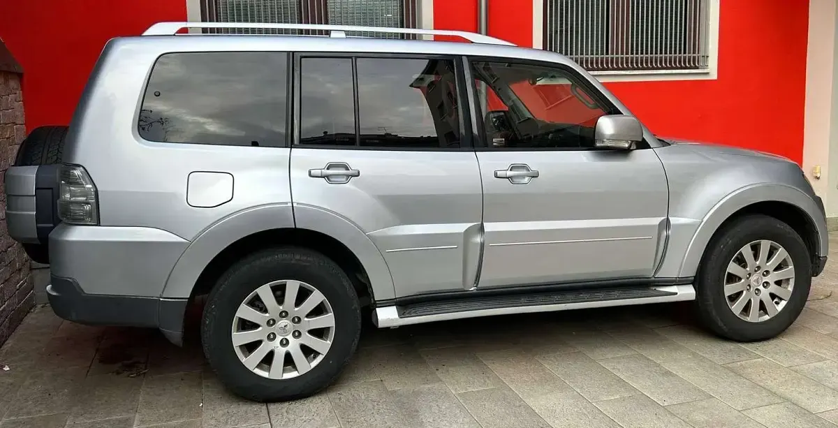 Usata Mitsubishi Pajero Instyle 190 CV (139 kW) 2008 Argento SUV