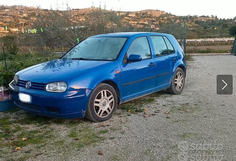 Usata VW Golf IV 90 CV (66 kW) 1998 Blu Berlina