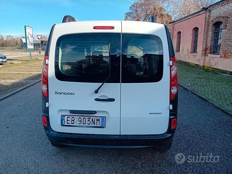 Usata Renault Kangoo 85 CV (62 kW) 2010 Bianco Monovolume