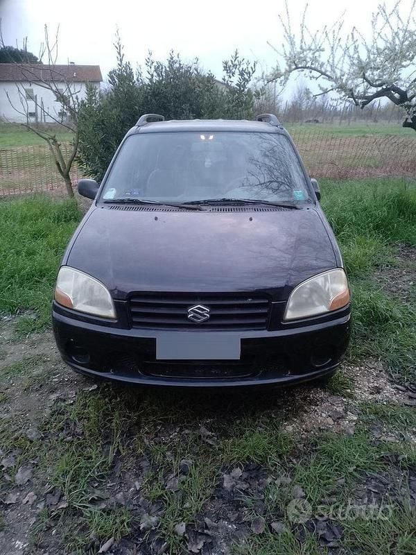 Usata Suzuki Ignis 83 CV (61 kW) 2001 Nero Utilitaria
