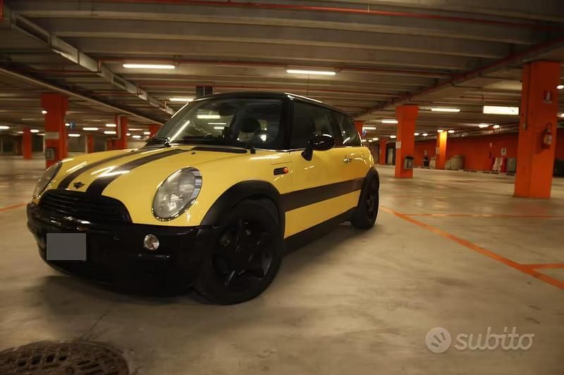 Usata Mini Cooper 116 CV (85 kW) 2003 Giallo Utilitaria