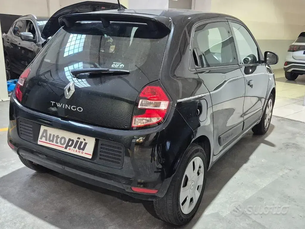 Usado Renault Twingo SE 69 HP (50 kW) 2016 Preto Citadino