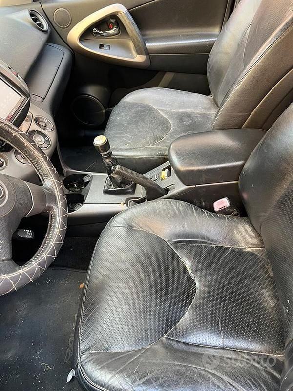Usata Toyota RAV4 177 CV (130 kW) 2007 SUV
