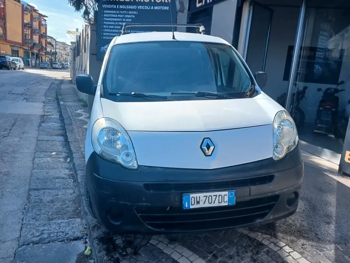 Usata Renault Kangoo Dynamique 103 CV (75 kW) 2010 Bianco